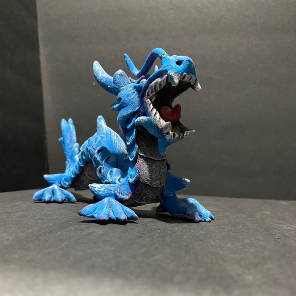 12 inch wooden dragon - Picture 3 of 3